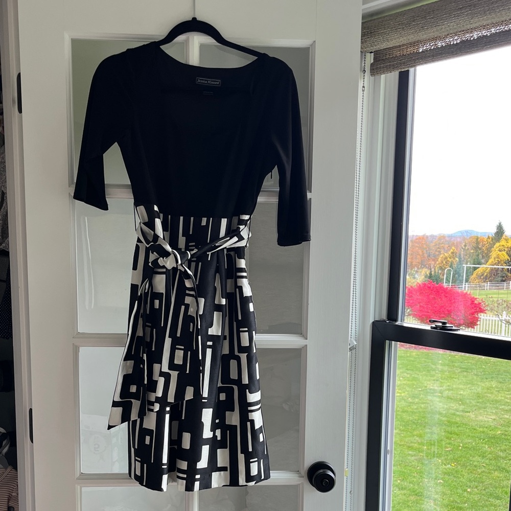 Jessica Howard Black and White Geometric Dress